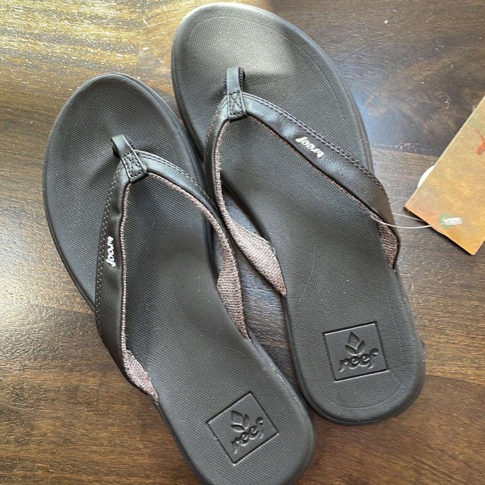 Reef Rover catch flip flops - Picture 2 of 5